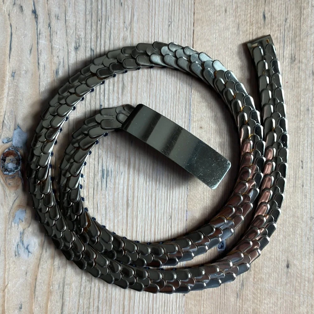 Vintage 80s Belt Gold Tone Stretch Metal Fish Scales/Snake Belt